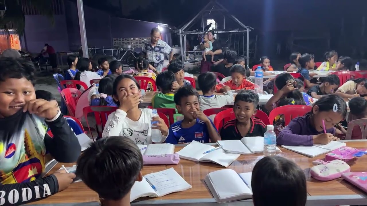 កូនសិស្សចូលរៀនវិញហើយ