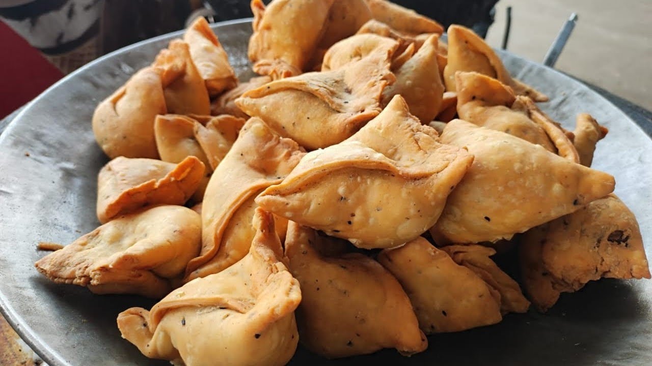 Desi Samosa Ka Asli Swad | Street Style Samosa#food #samosa #viralvideo #like #subscribe #share#love