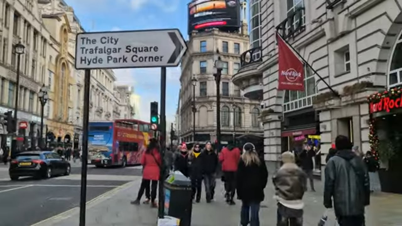 London West End Walking Tour 2026 🇬🇧 Oxford Street to Soho (4K HDR)