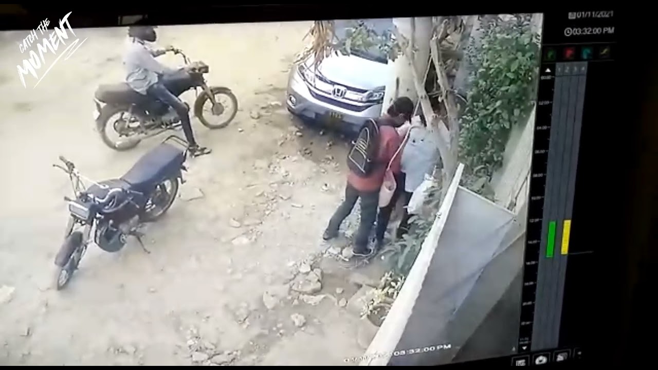 Gun point snatching I street crime.