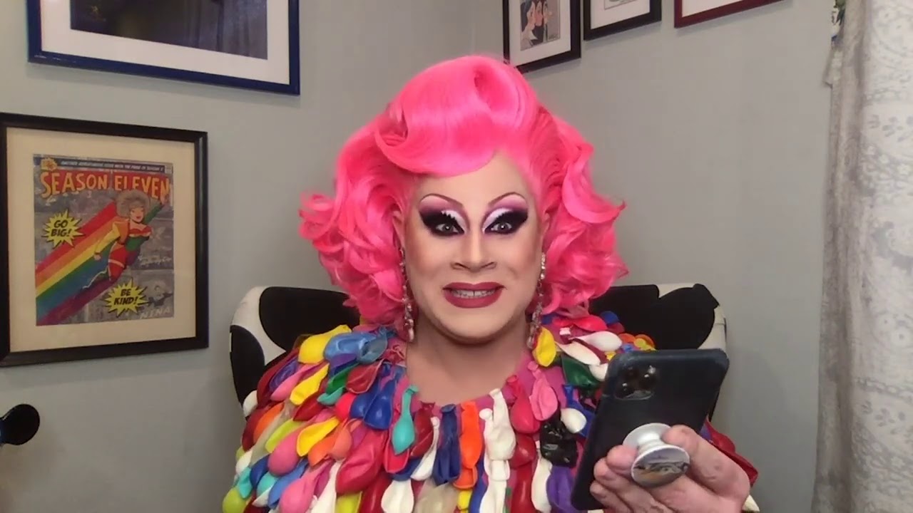 Drag Entertainers Team up to READ the 