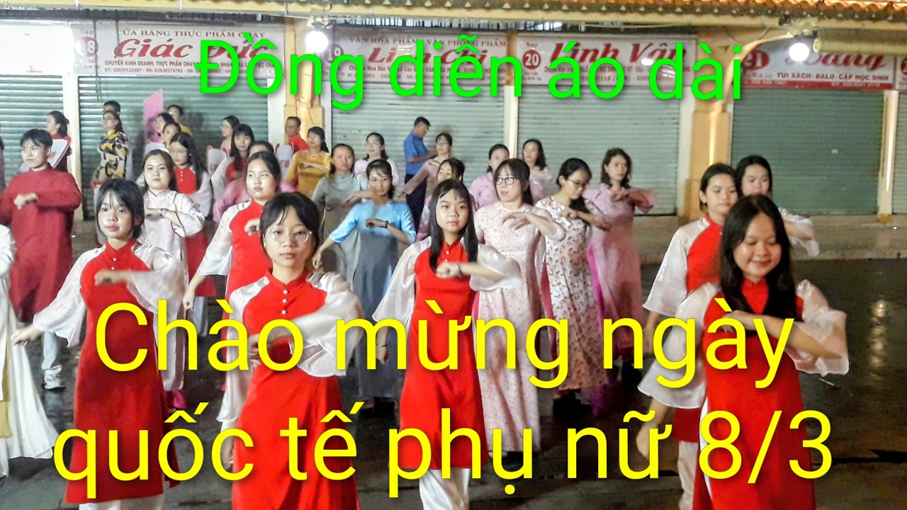 Đồng diễn áo dài chào mừng ngày quốc tế phụ nữ 8/3