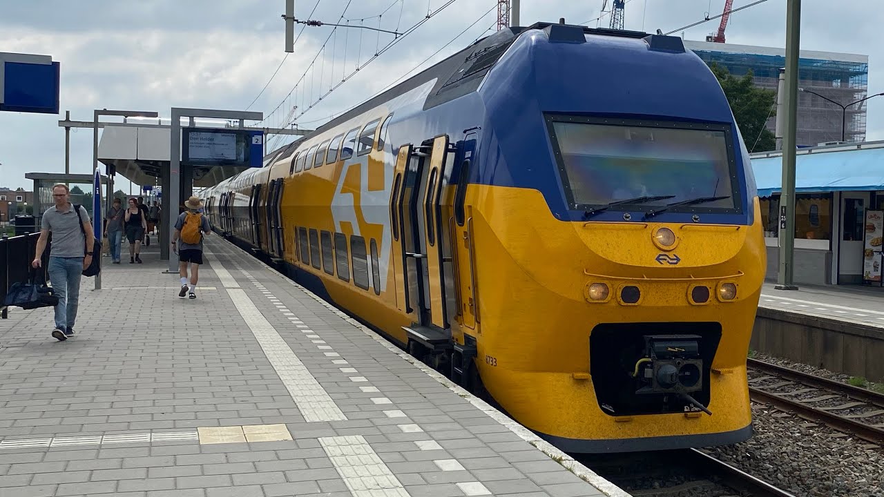 Treinen op station Heerhugowaard
