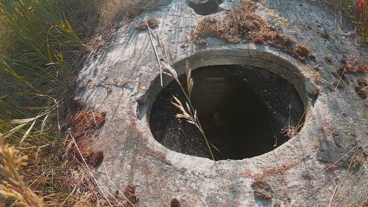 Magnes neodymowy poszukiwania w starej studni .
