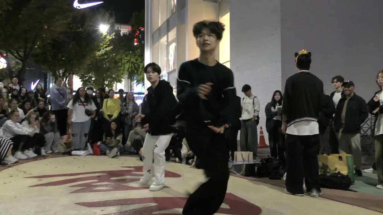 241030 kpop cover dance team ONE OF - BOUNCY (K-HOT CHILLI PEPPERS) (ATEEZ) Hongdae busking