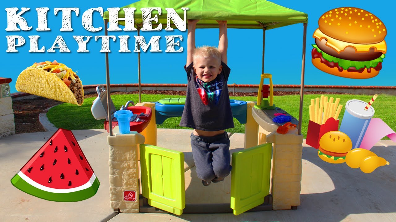 Outdoor Kitchen Playtime Fun!!