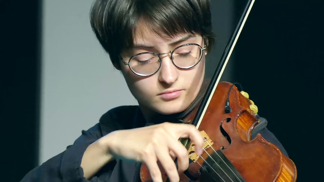 Arkady Klein – violin. Dina Klein – piano. Polly Klein – violin, beatbox