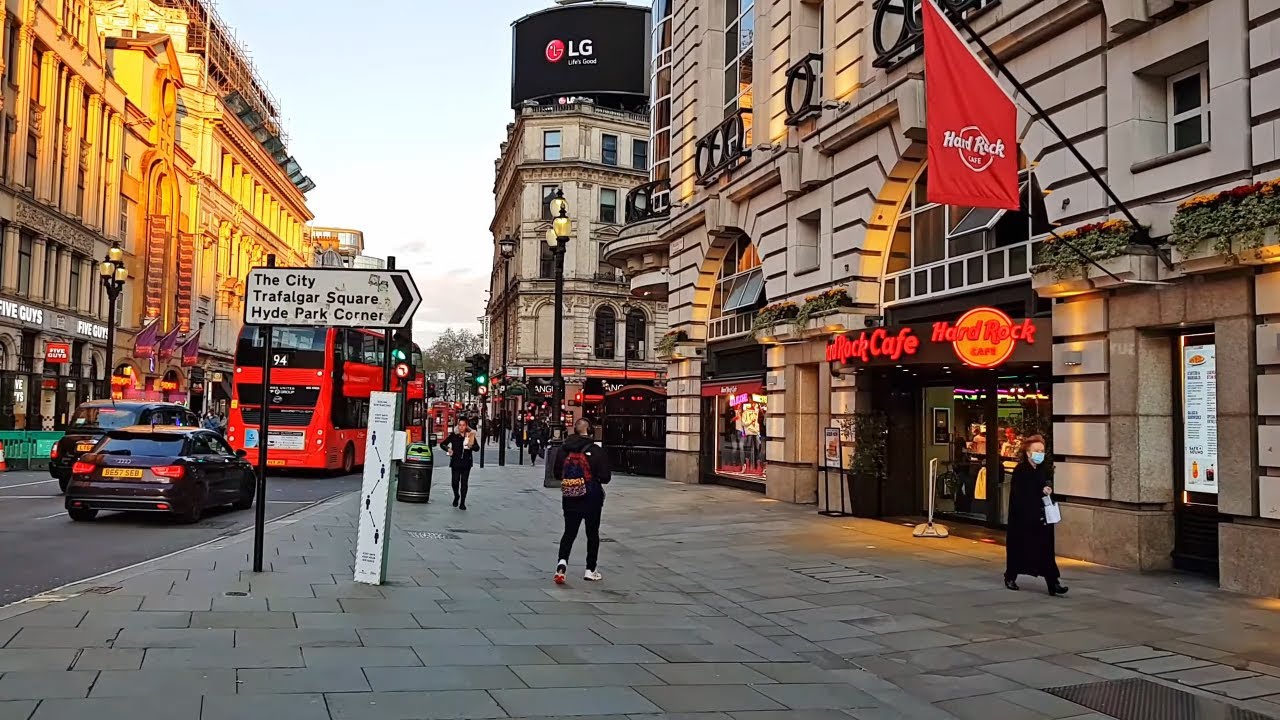 Walking London Piccadilly Circus to Seven Dials | London Walk 2020