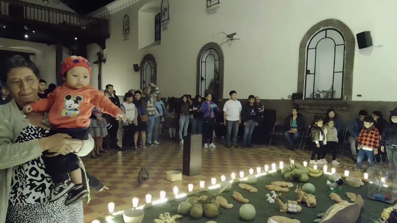 Comunidad reunida en oración: Historia del Arca de Noé en la Iglesia de Alotenango