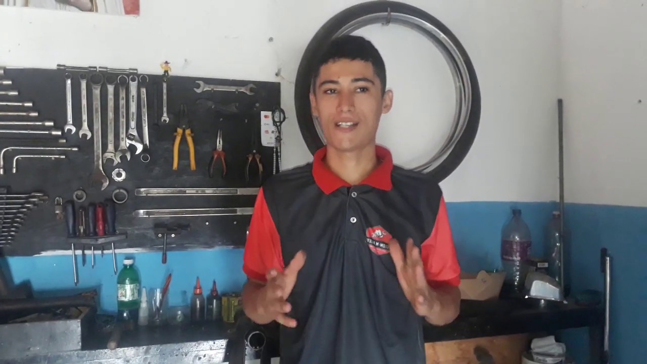 Como remendar o furo perto do pito da Câmara da bike