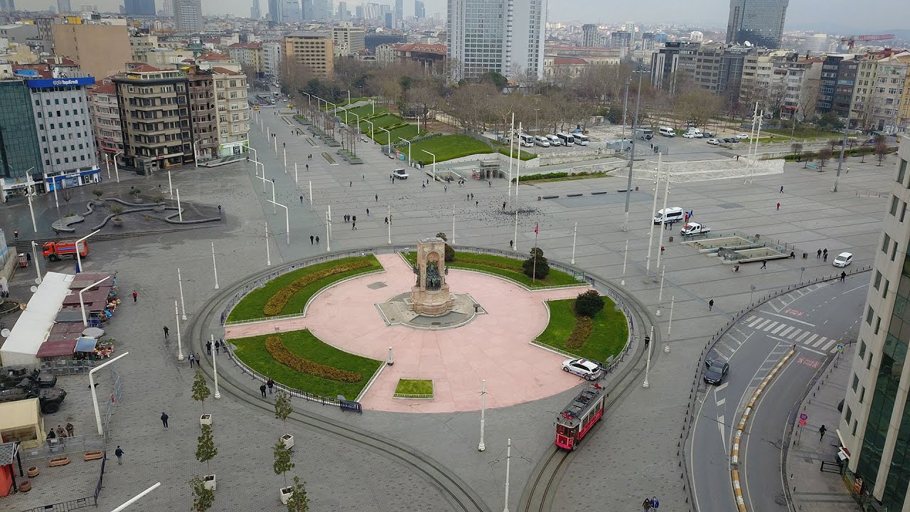 Taksim Meydanı ve İstiklal Caddesi'nde son durum havadan böyle görüntülendi