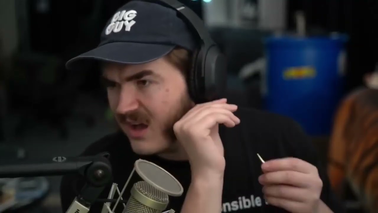 Schlatt reacts to CURSED TikTok Cooking Trends (REUPLOAD)