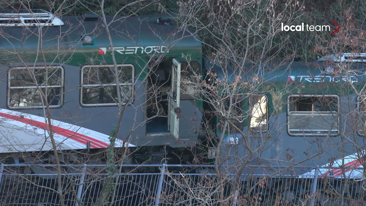 Cedegolo (Brescia), massi franano sulla ferrovia causando il deragliamento di un treno
