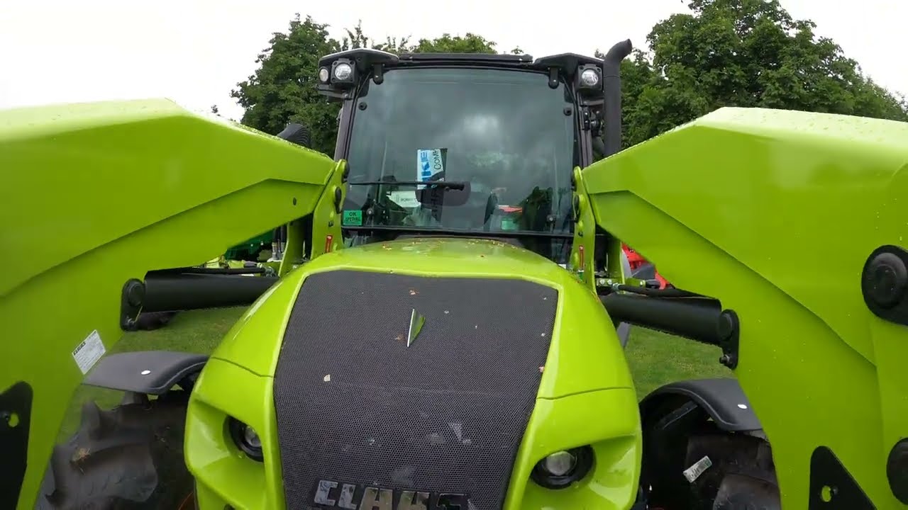 2025 Claas Axos 3.105 3.6 Litre 4-Cyl Diesel Tractor (96 / 103 HP) - Staffordshire County Show 2025