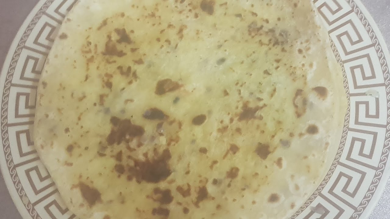 potato stuffed flatbread (sabaayad dhaxda baradho oga jirto)