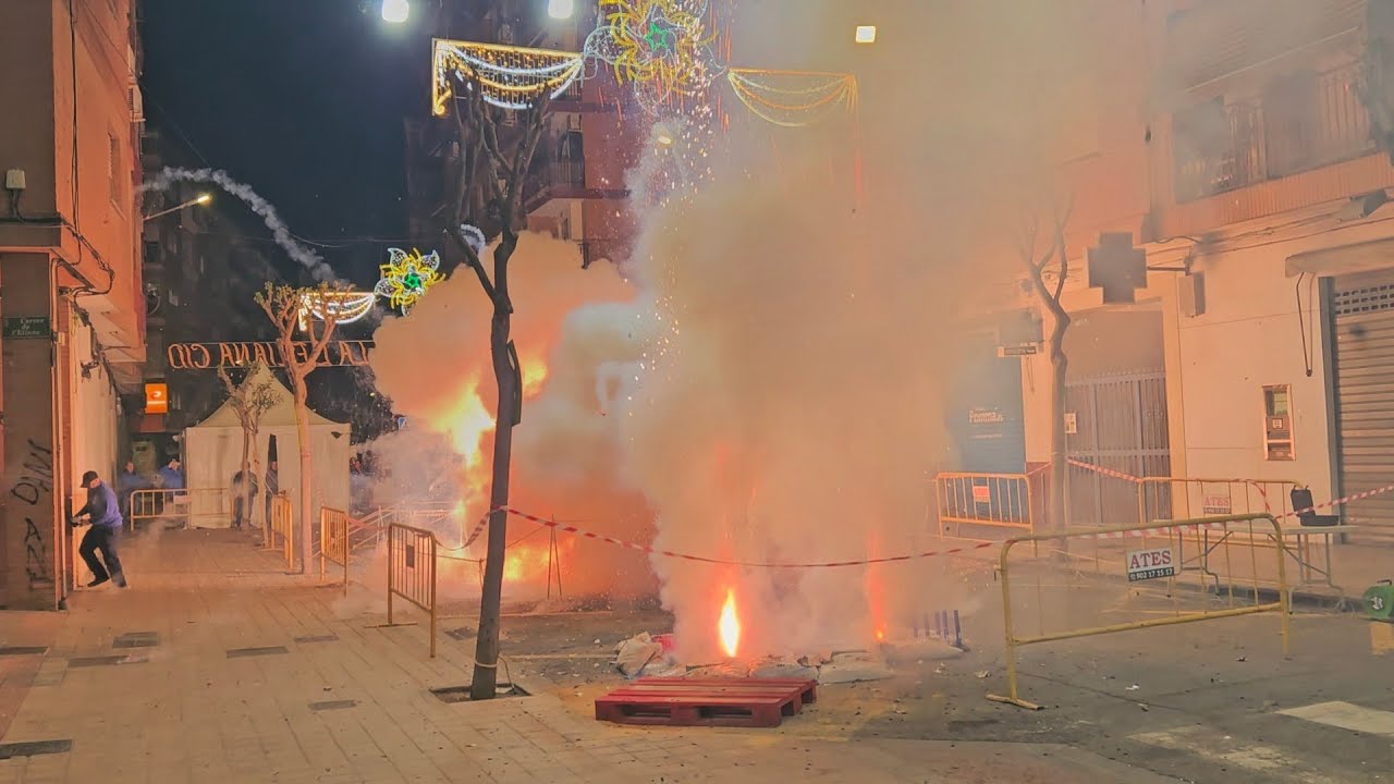 Mini mascleta nocturna Fallas Mislata 14-3-2026  Pirotecnia del Mediterráneo 