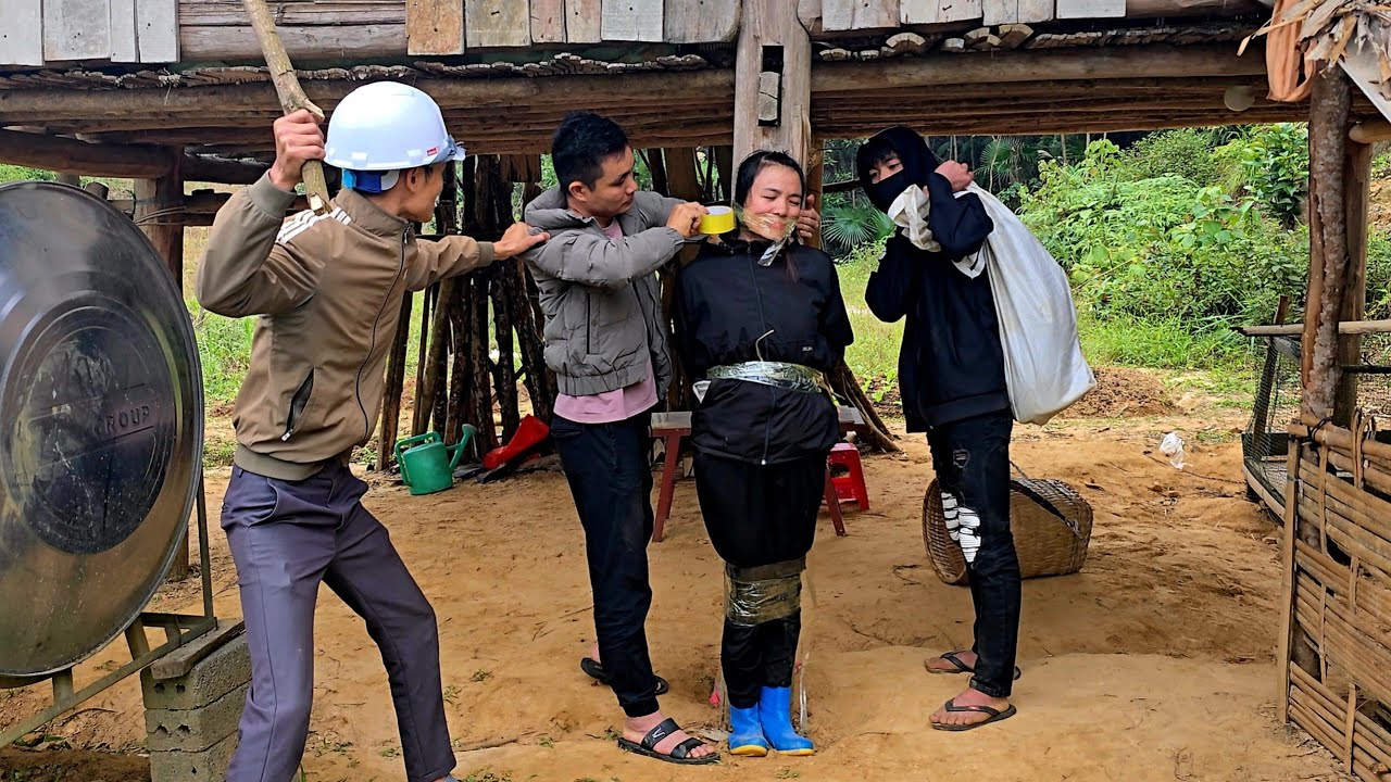 Lisa's ex-husband came to threaten and steal things again, luckily Quan (CEO) arrived in time.