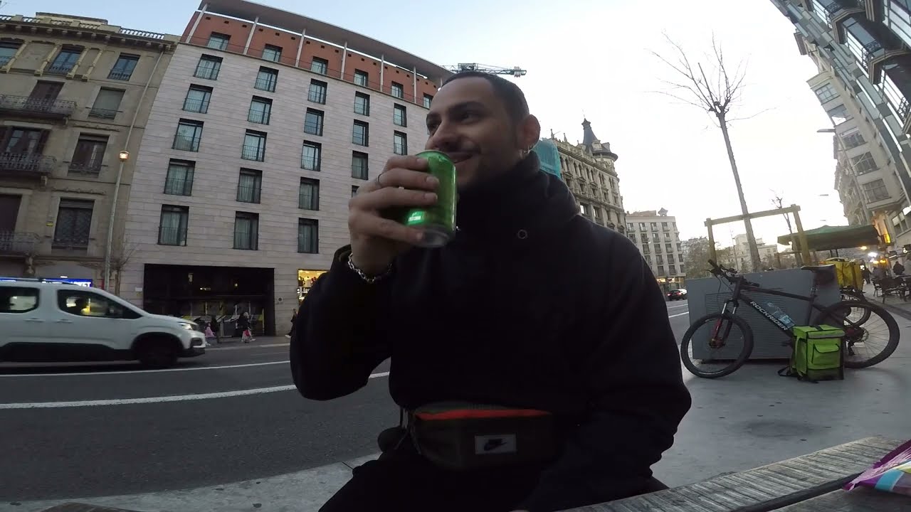 ROTINA DIÁRIA DE UM ENTREGADOR UBER EATS EM BARCELONA, ESPANHA - NÃO SÃO SÓ FLORES!