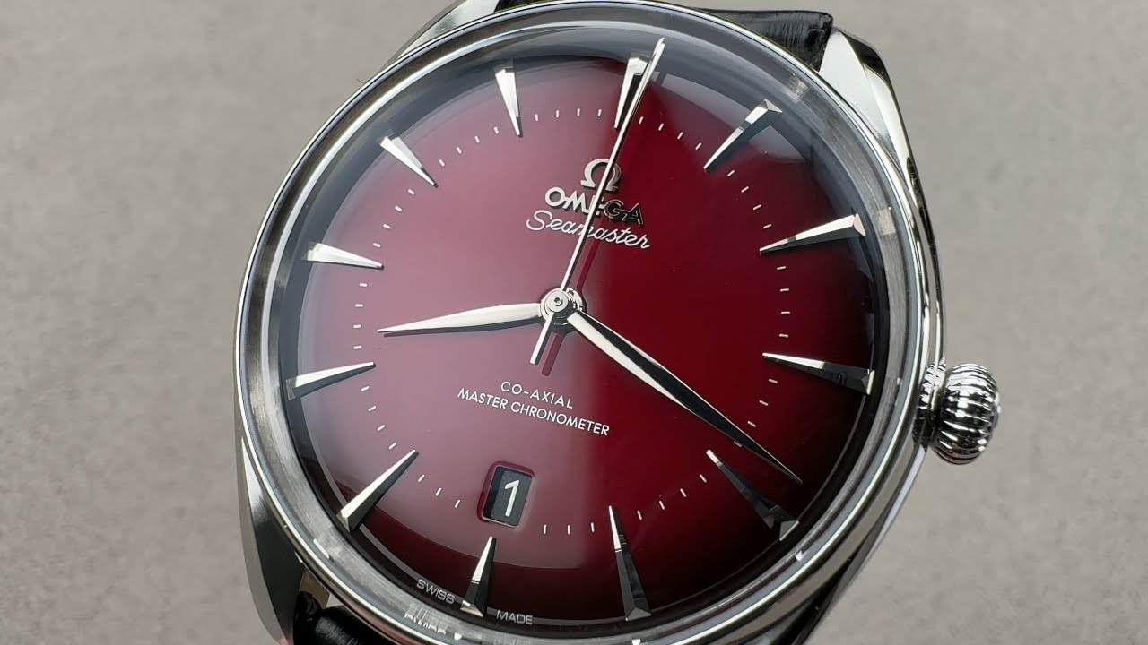Recenzja zegarka Omega Seamaster Boutique Edition (511.13.40.20.11.002): 40-milimetrowy zegarek z bordową tarczą