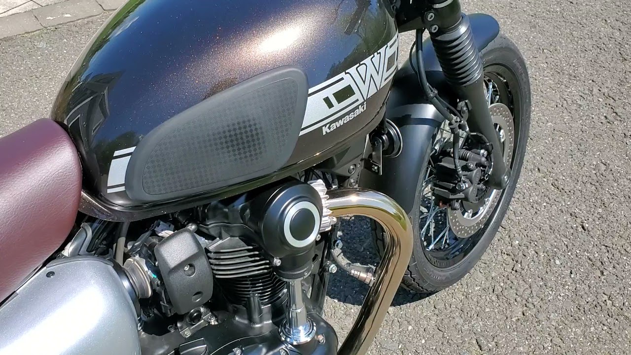 Kawasaki W800 Cafe, Omega Racer peashooter exhaust, cold start high idle