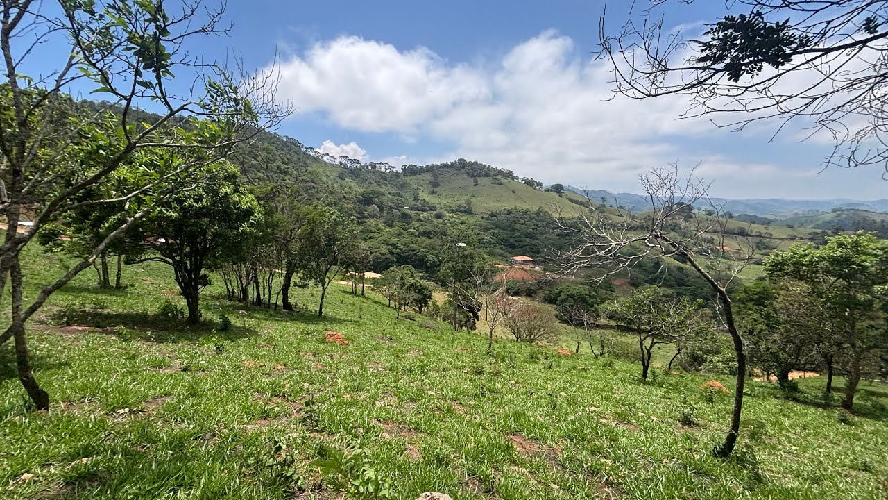 Área 35.000 m2 Camanducaia-MG- poço semi artesiano- energia elétrica- escritura registrada 