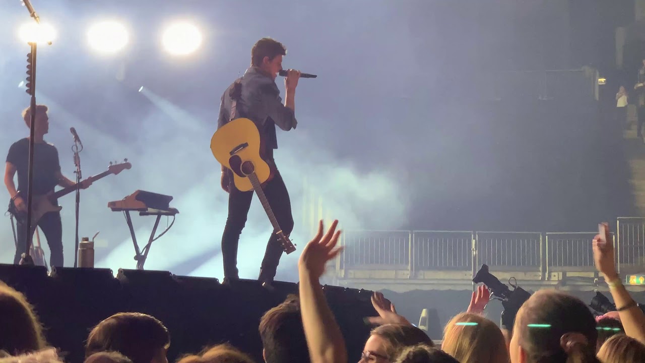 2 - There's nothin holdin me back (London, O2 Arena, 16.04.2019)