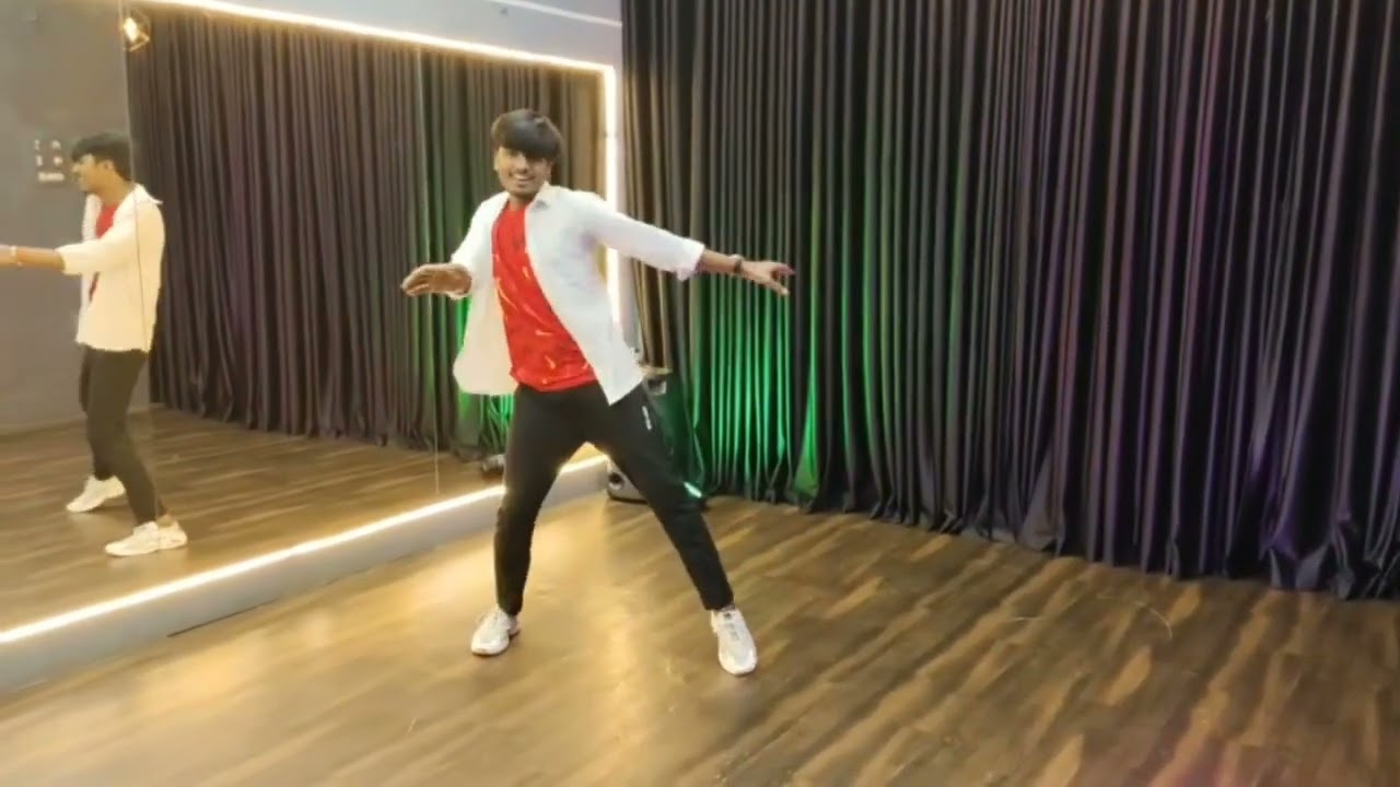 Tut jaayi Raja ji palang sagwan ke | khesari Lal Yadav |Performed by Gaurav | Universe Dance Centre