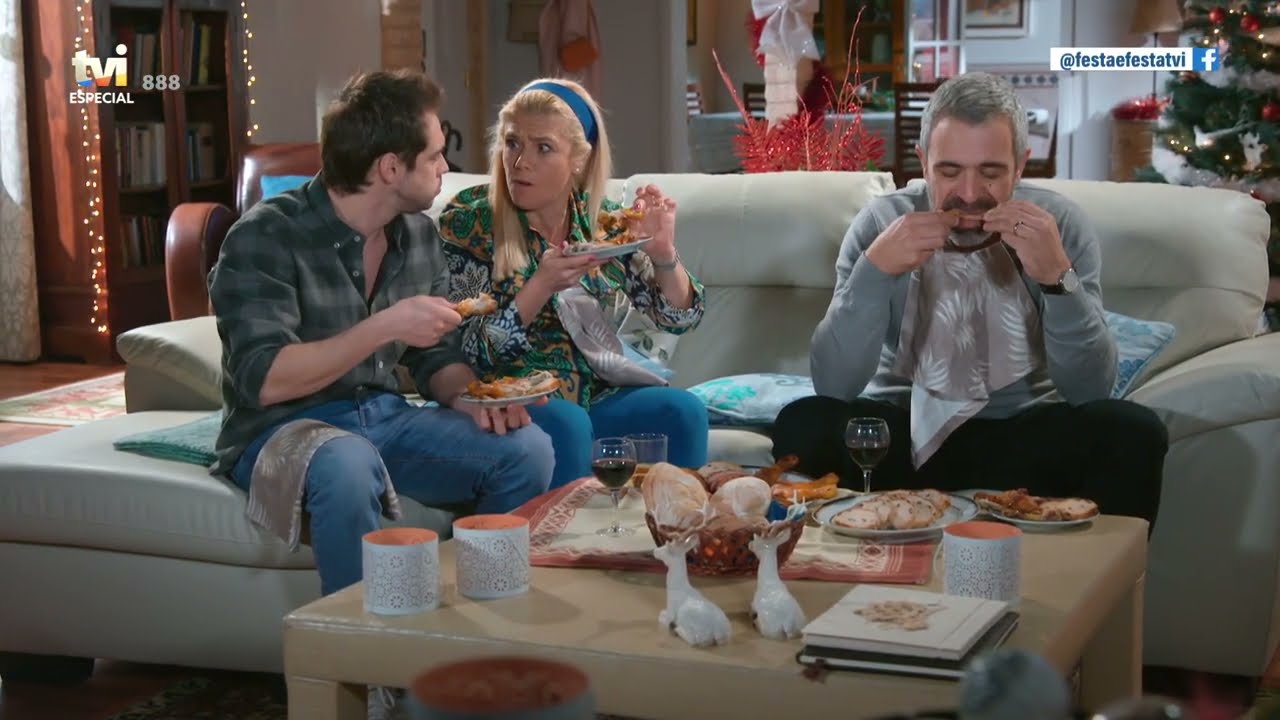 Florinda prepara um belo almoço para o Bino e para o Carlinhos