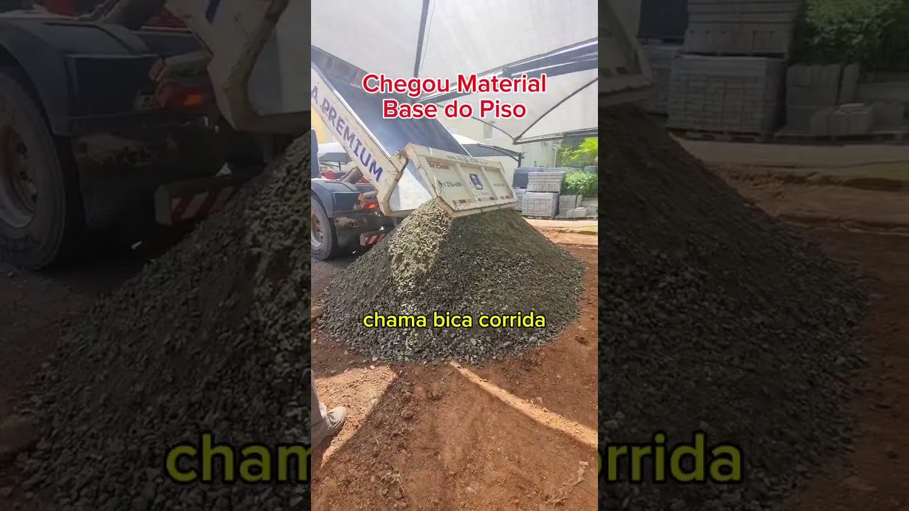 BICA CORRIDA! Chegou o material base do piso. #pedras