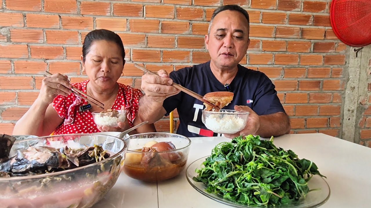 Canh chua cá lăng rao chại + giò bắp kho trứng