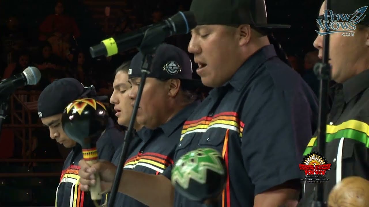 Bird Sining - 2022 Gathering of Nations - Powwows.com