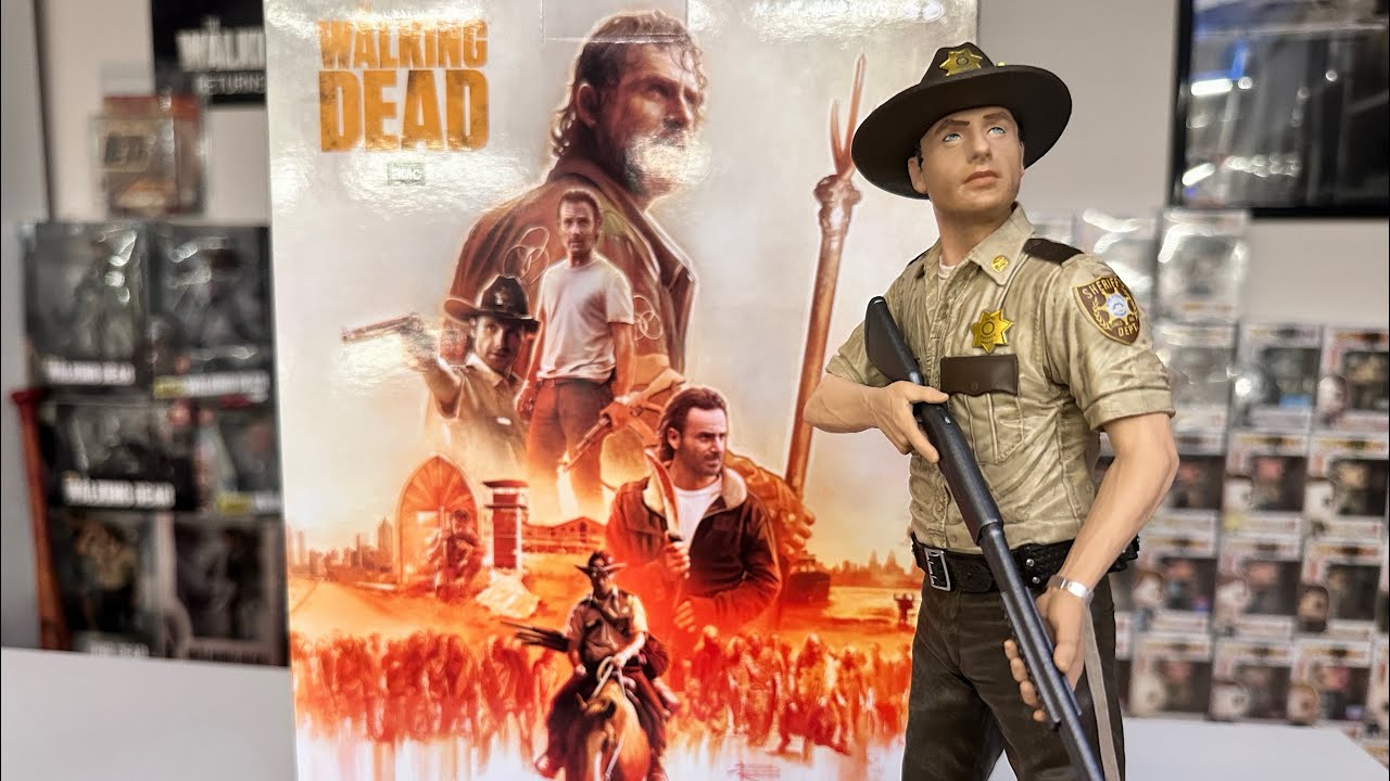 Mcfarlane toys The Walking Dead 10 inch Deputy Rick Grimes statue unboxing and review