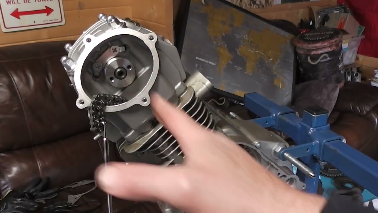 Регулировка ГРМ двигателя питбайка Z155. Установка цепи распредвала и головки блока цилиндров.