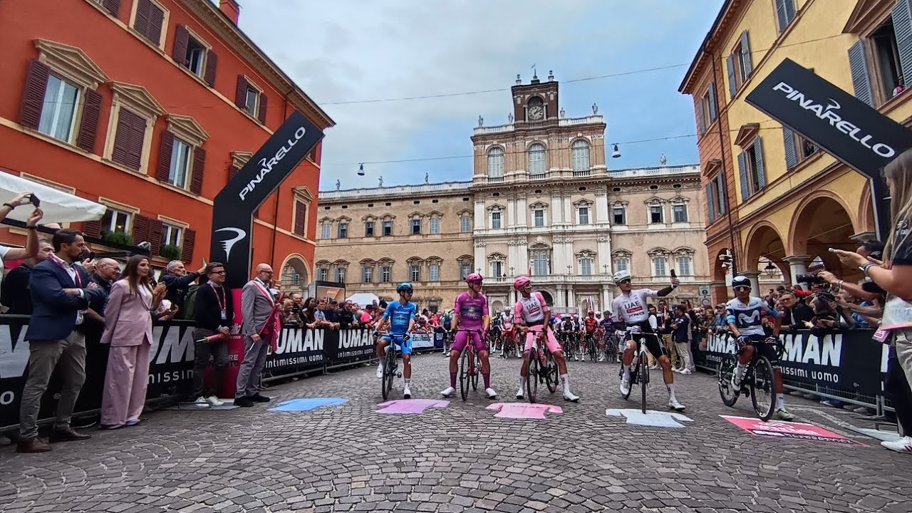 Passione Giro d'Italia: a Modena dall'attesa alla partenza in Piazza Roma