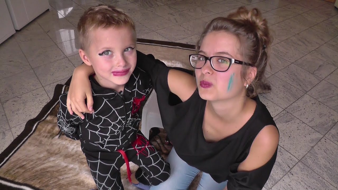 Mau-Mau Kartenspiel  MIT BESTRAFUNG EXTREM - Ich schminke SPIDERMAN - игра с СПИДЕРМАН/ С НАКАЗАНИЕМ