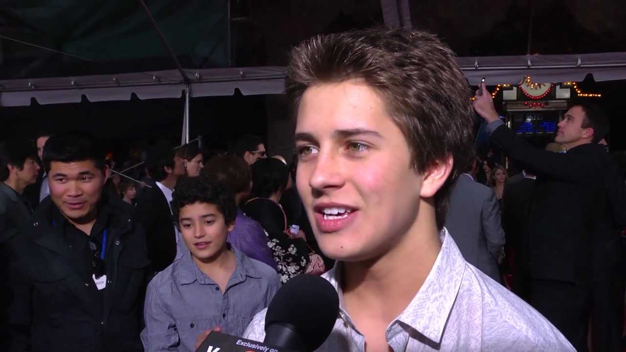 Billy Unger Talks Super Powers & Poses - 'The Avengers' Premiere