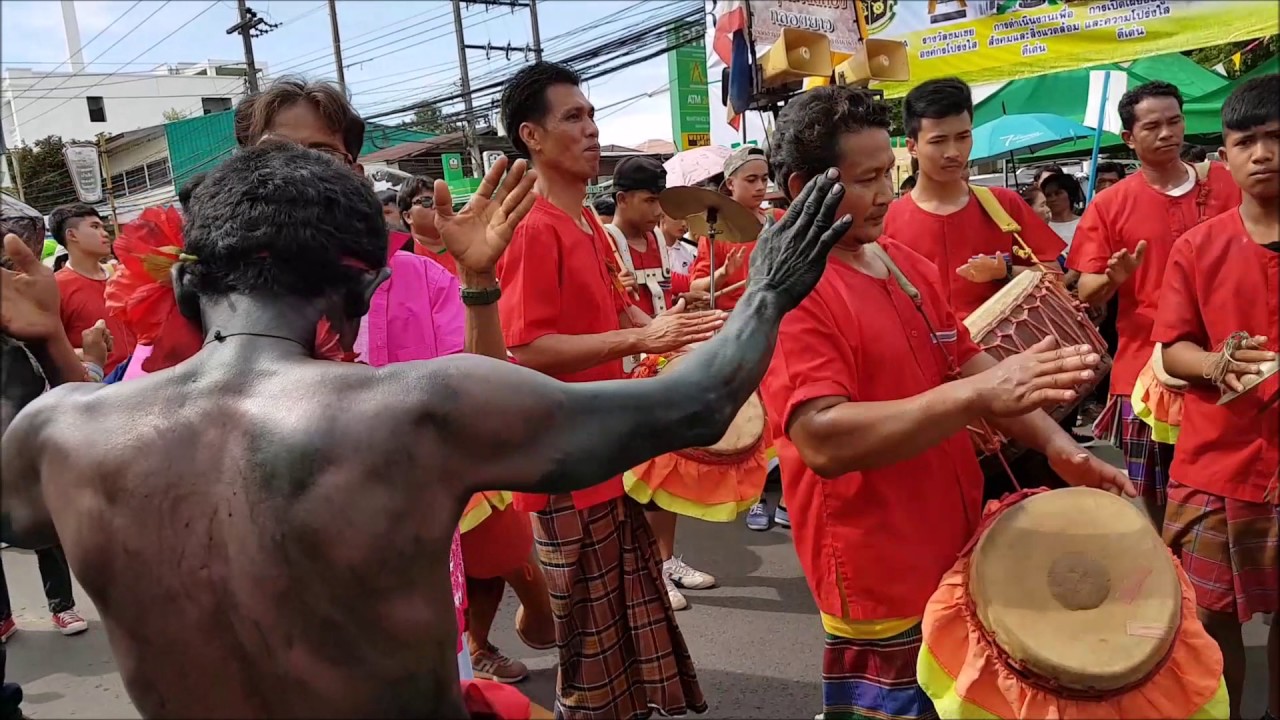 Mysterious Masked dancer - fast Morlam Music at Yasathon  May 2017 from Dijahtal Arts Prouctions