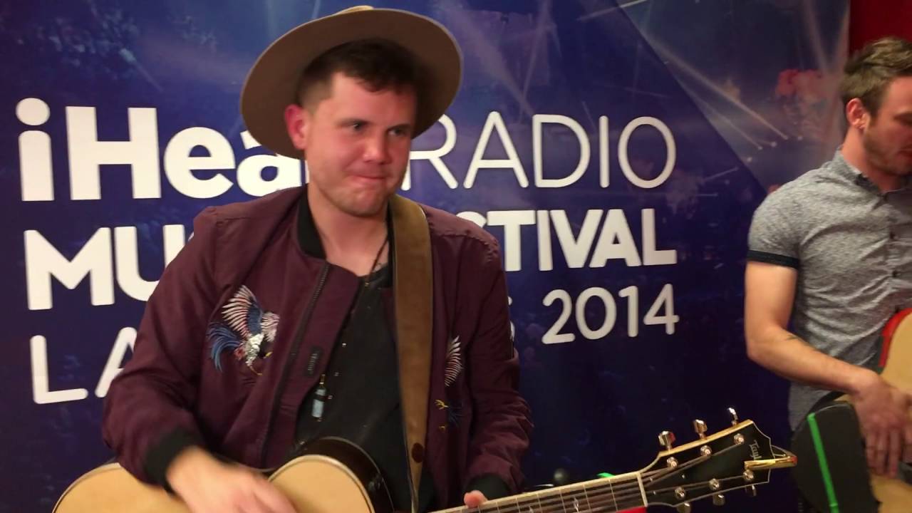 American Idol Winner Trent Harmon sings Chandelier