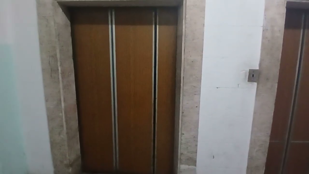 Самое первое видео на канале!Лифты МОЭЛЗ,КМЗ залипайки в офисном здании!3 из 5 лифтов работают!