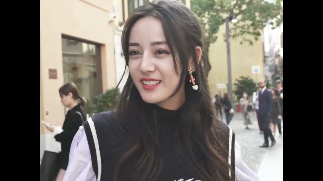 The behind-the-scenes footage of Dilraba s street photos was taken with the original camer