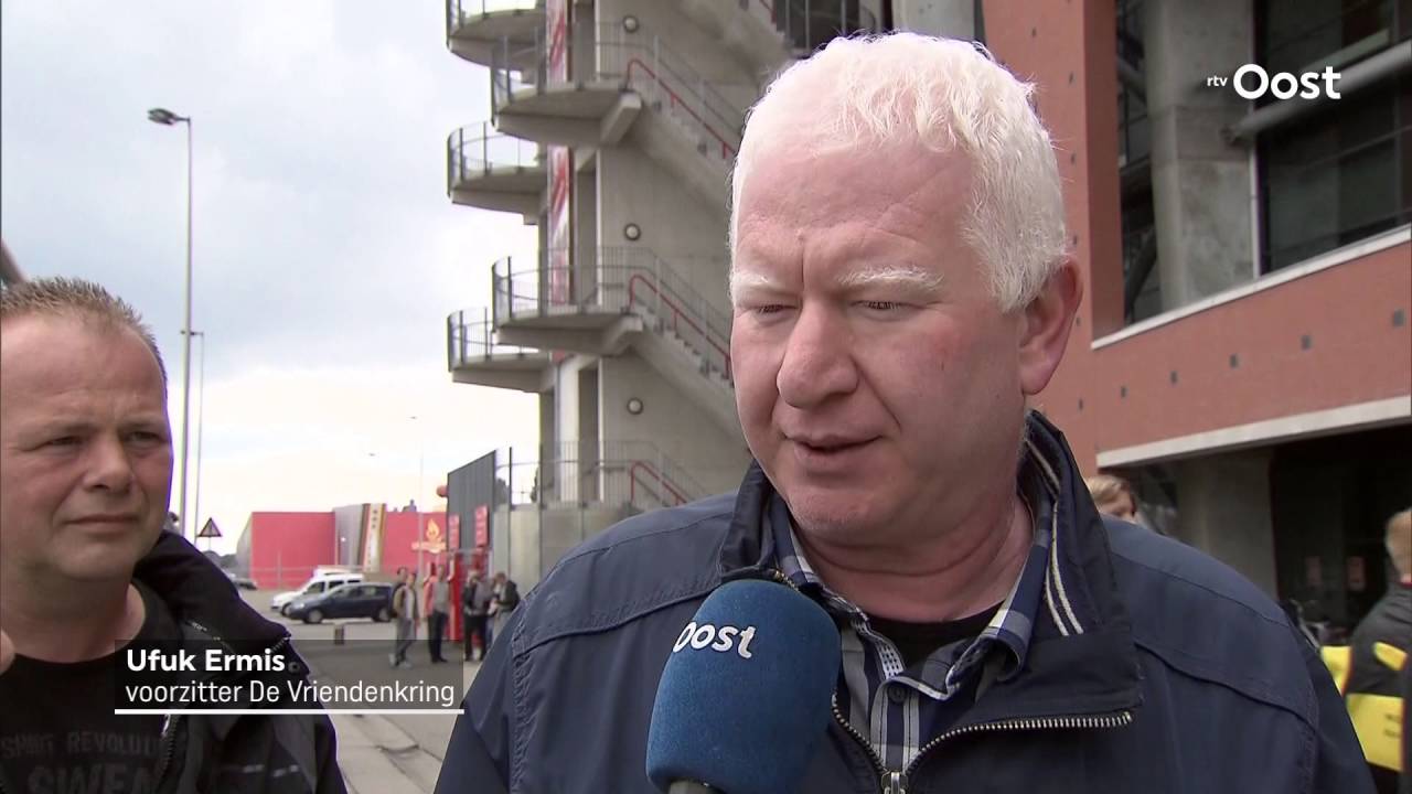 FC Twente blijft in de eredivisie: uitzinnige vreugde binnen en buiten De Grolsch Veste