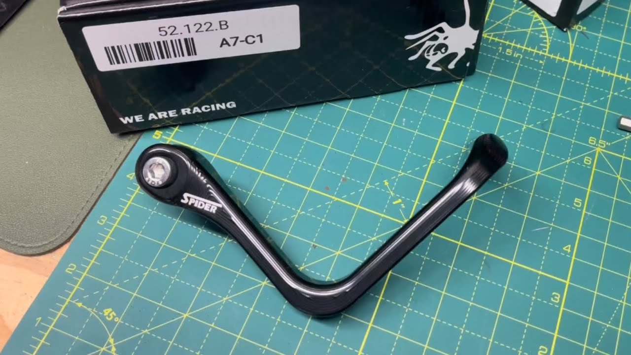 Aprilia RS 660 - SPIDER Evo Brake Lever Guard mounted on Spider Clip On 