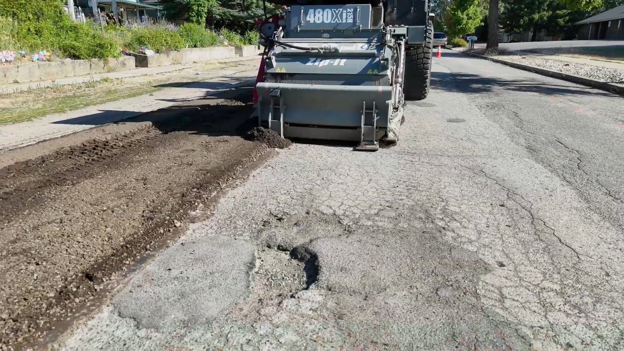 Town of Newport Saves $56,000 a Block on Road Repairs with their Asphalt Zipper® Road Reclaimer