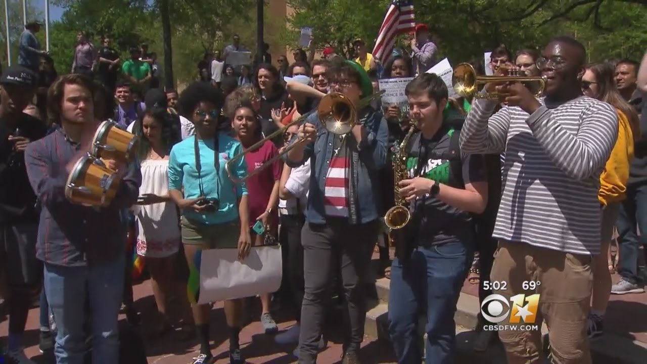 Hundreds Of Students Protest Against Street Preachers Group At UNT