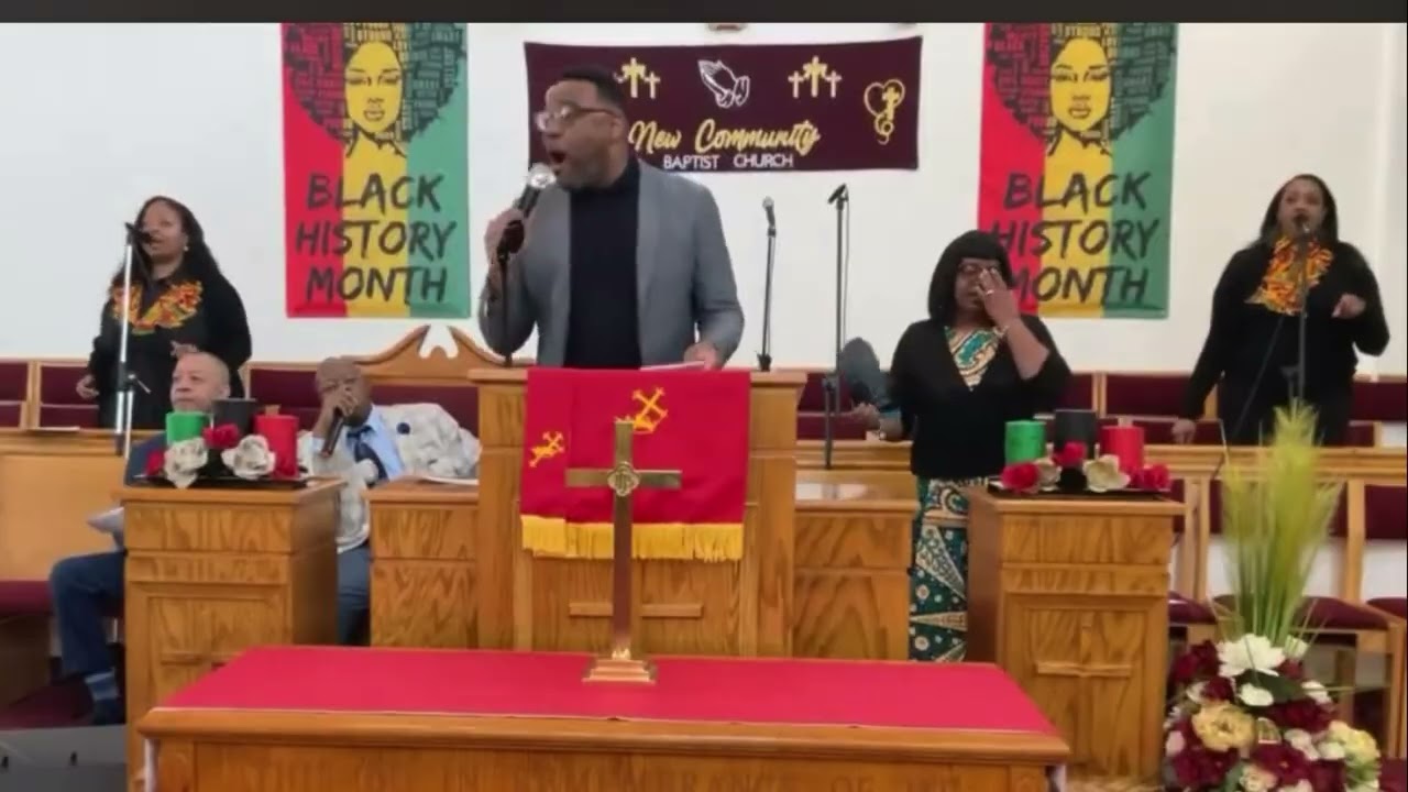 Rev. Deonta Lawson leads us into worship.