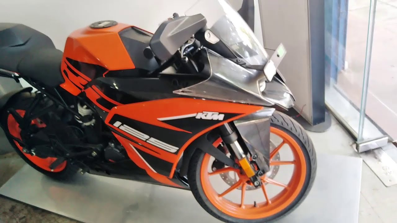 2020 KTM 125 - Duke Bajaj Bike Best Review
