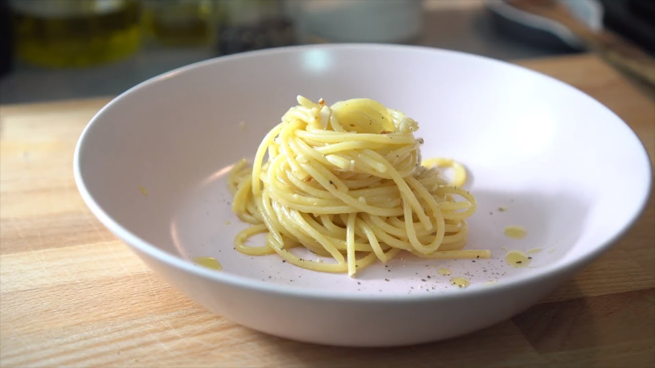 Spaghetti Garlic, Oil & Chili Pepper | Aglio, Olio e Peperoncino