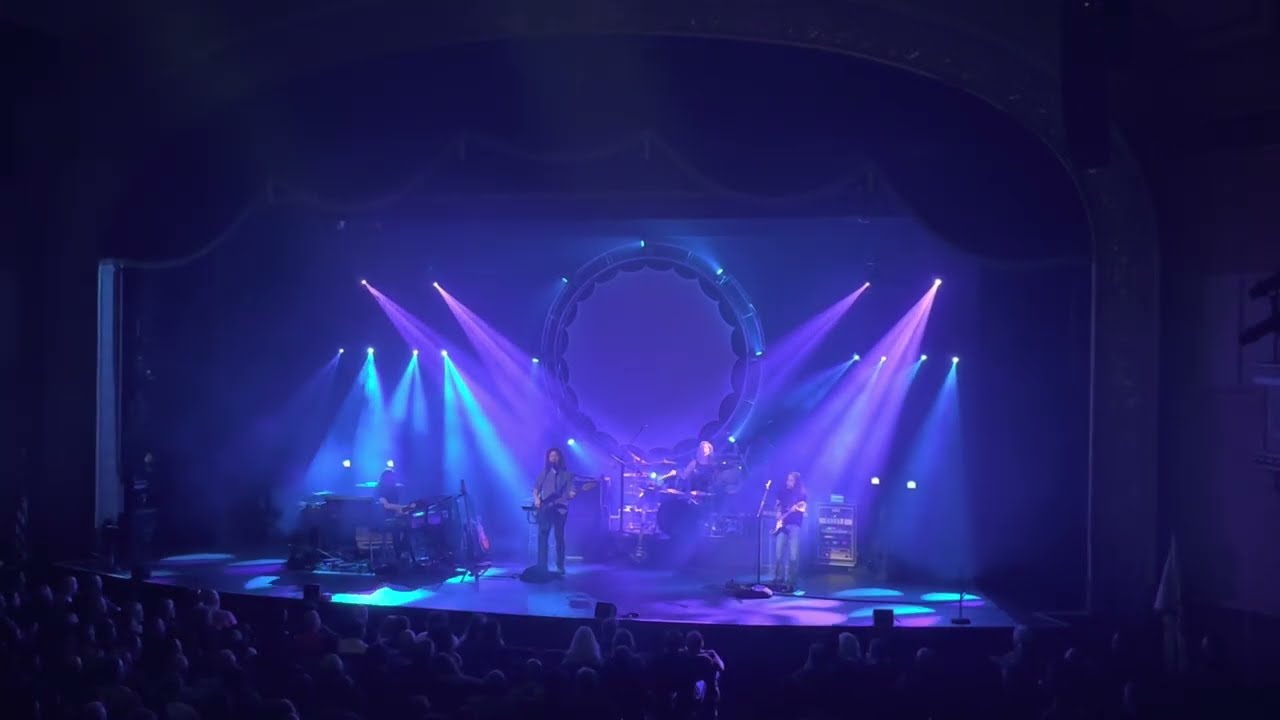 The Machine Performs Pink Floyd - Coming Back to Life