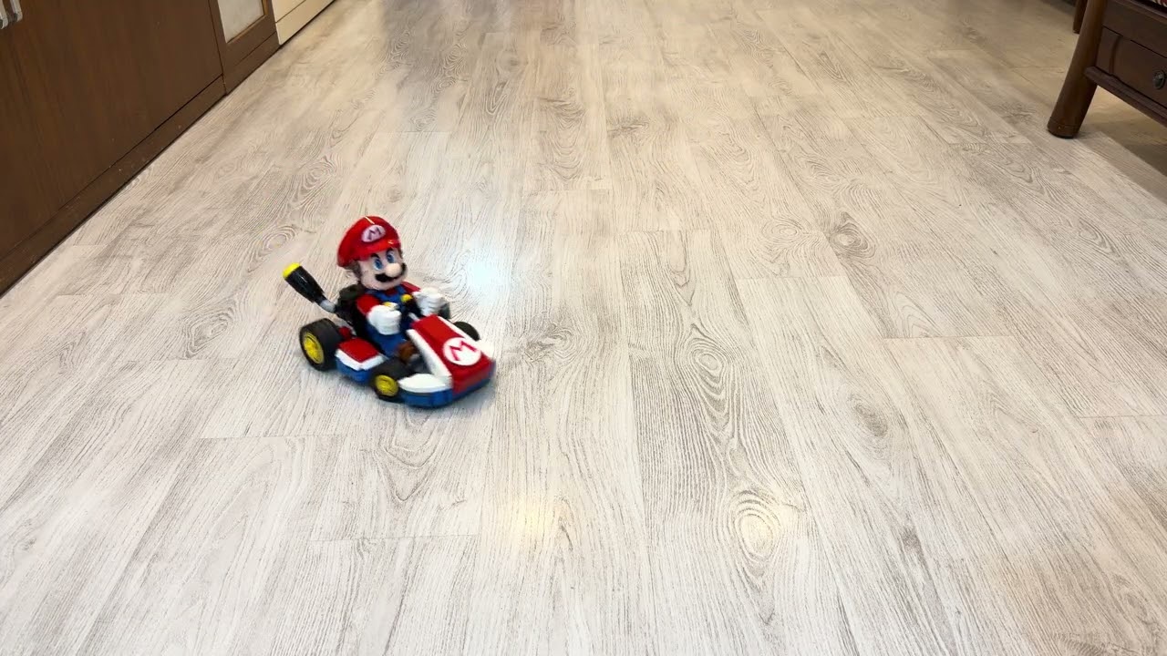 LEGO 72037 RC Mario Kart &ndash; Mario & Standard Kart
