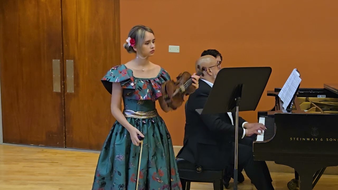 Sonata en mi menor K.304 W.A. Mozart {Recital de graduación Paula}